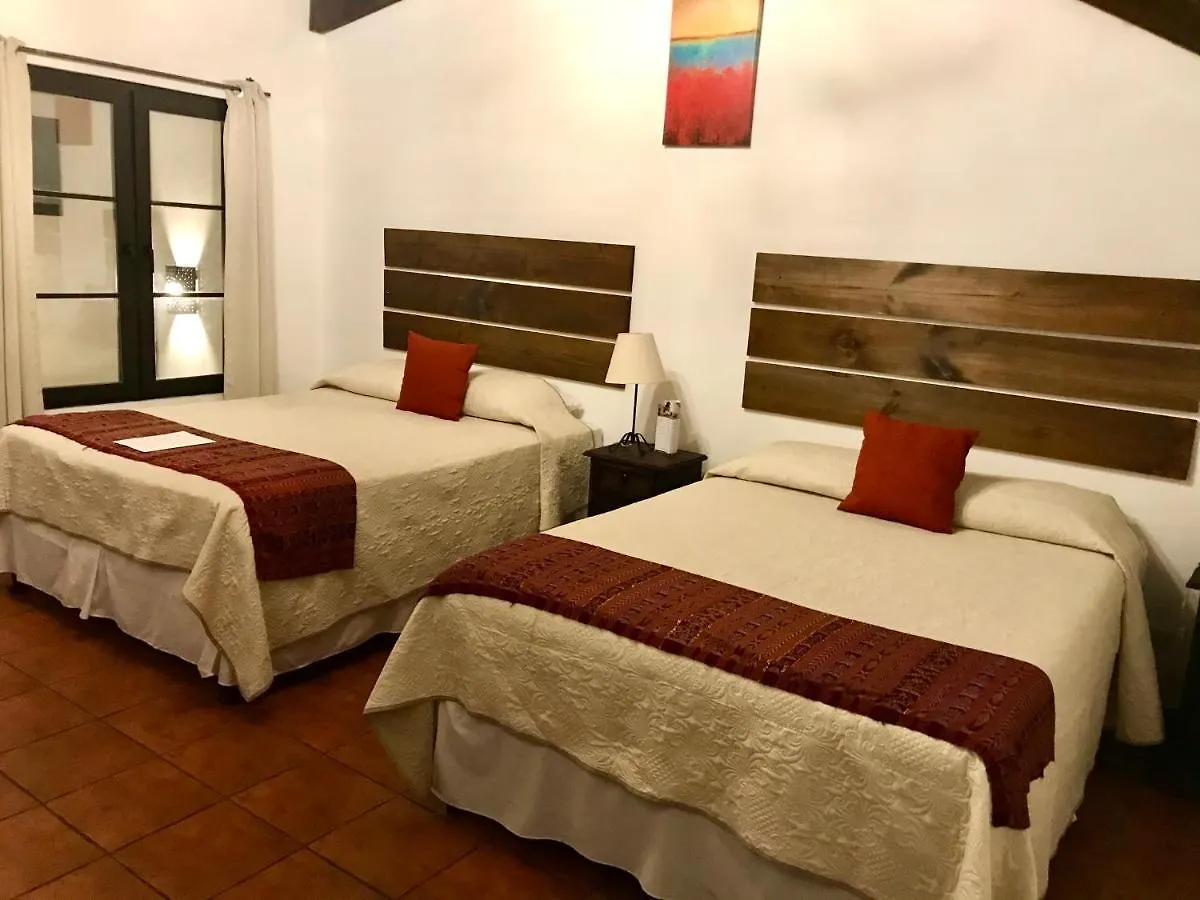 Hotel la Galería Antigua 2*,