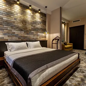 Adamo 4*, Tiflis Georgia