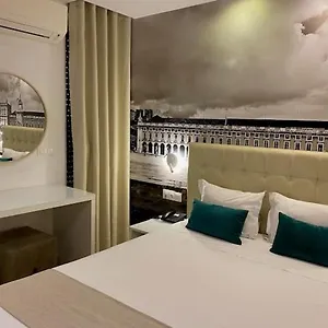 & By Aparthotel Lisbon